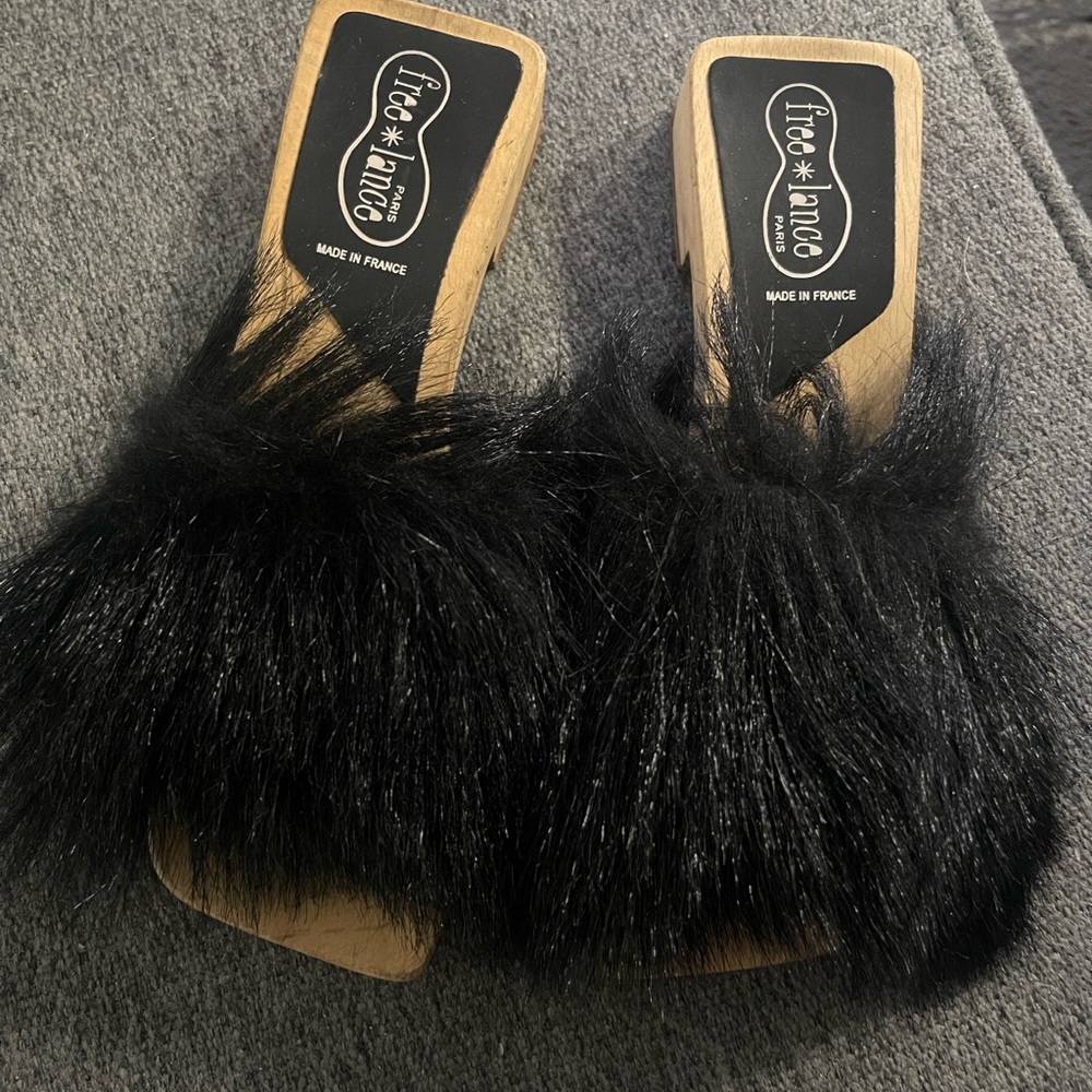 Free * Lance Faux Fur Wood Slides